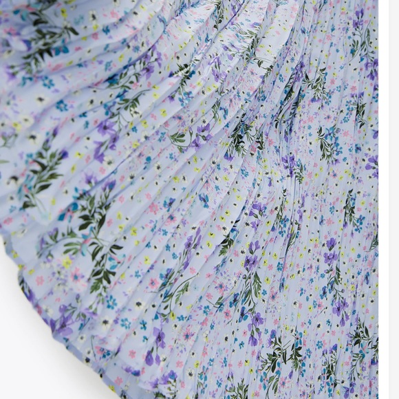 COPY - NWT ZARA Pleated Midi Skirt Floral Purple- Skirt S - Picture 3 of 4